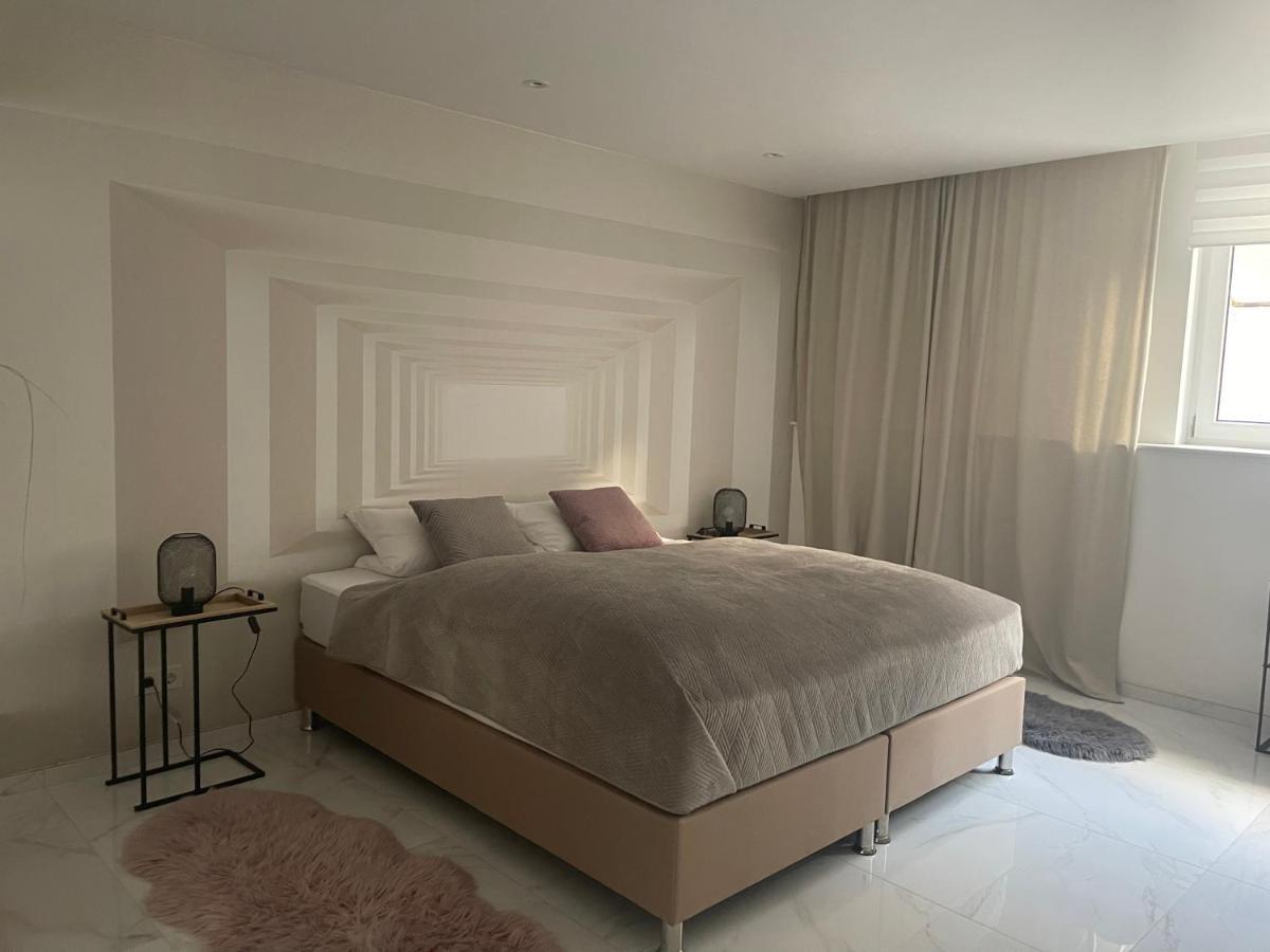 Moderne, Ruhige Ferienwohnung , Ideal Zum Abschalten Hadamar Luaran gambar