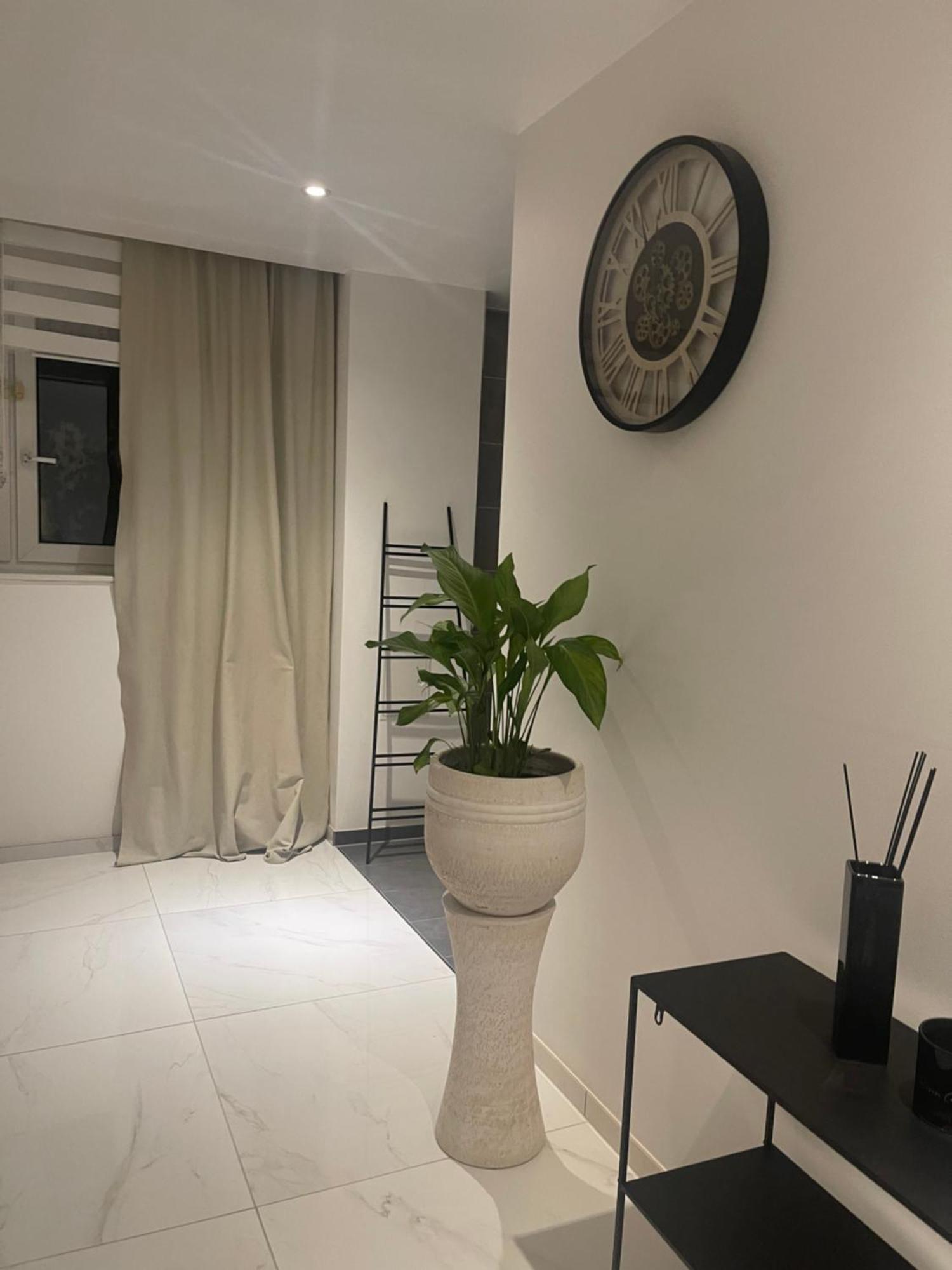 Moderne, Ruhige Ferienwohnung , Ideal Zum Abschalten Hadamar Luaran gambar